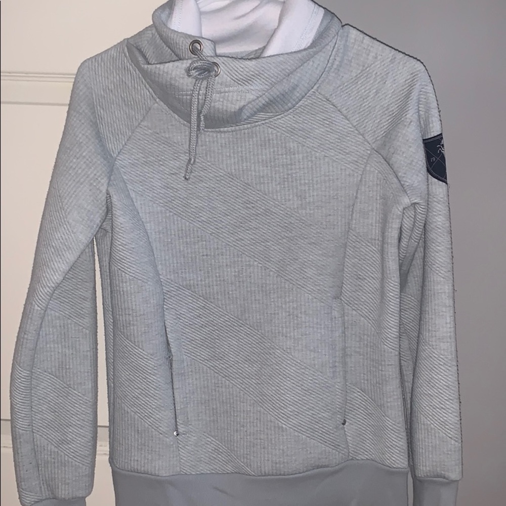 Women’s Quilted Sweatshirt